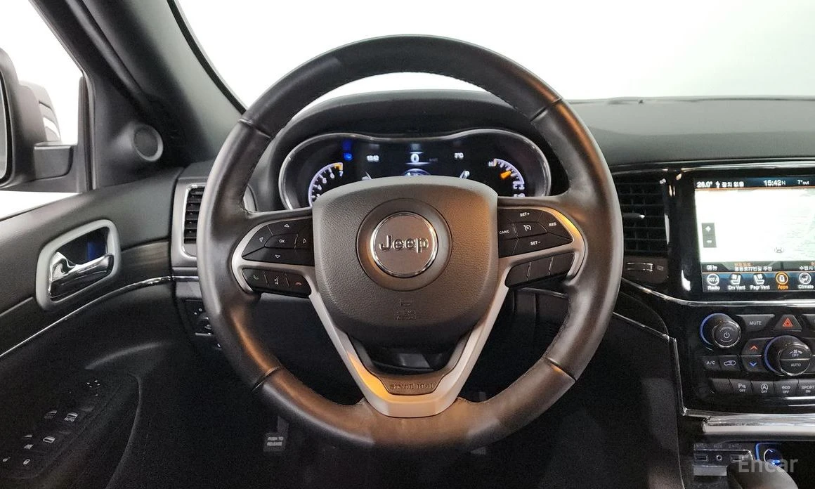 Jeep Grand cherokee 3.6 LIMITED* ПОДГРЕВ* ОБДУХВАНЕ* PANORAMA* КАМЕРА*, снимка 9 - Автомобили и джипове - 54241080