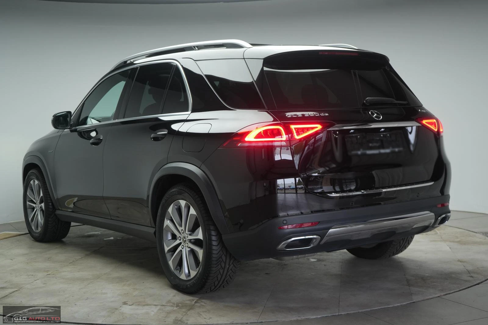 Mercedes-Benz GLE 350 de/4MATIC/333HP/PANO/CAM/NAVI/LED/DIGI/KLESS/348q, снимка 3 - Автомобили и джипове - 54699491