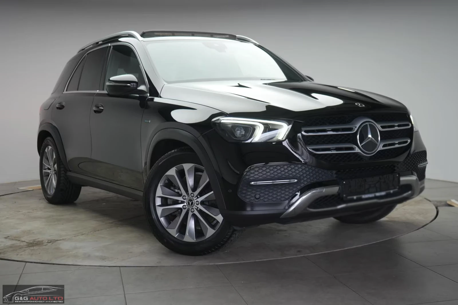 Mercedes-Benz GLE 350 de/4MATIC/333HP/PANO/CAM/NAVI/LED/DIGI/KLESS/348q, снимка 4 - Автомобили и джипове - 54699491