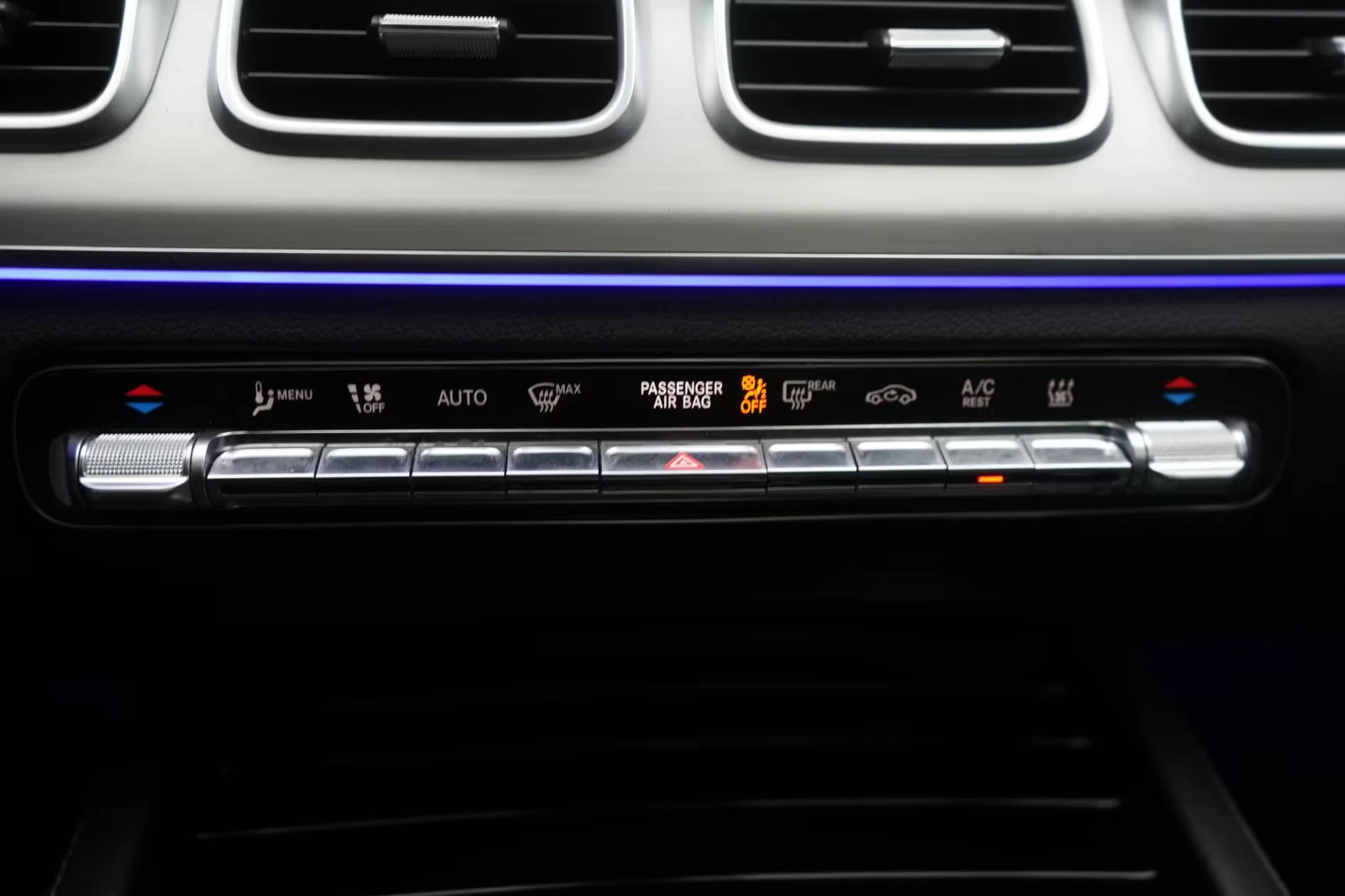 Mercedes-Benz GLE 350 de/4MATIC/333HP/PANO/CAM/NAVI/LED/DIGI/KLESS/348q, снимка 9 - Автомобили и джипове - 54699491
