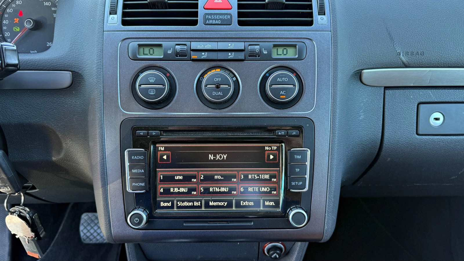 VW Tiguan 2.0TDI DSG 6+ 1M, снимка 11 - Автомобили и джипове - 56023195