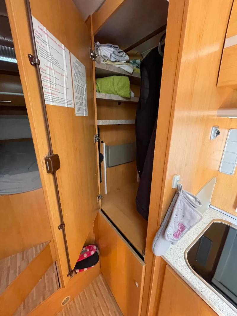 Кемпер HYMER / ERIBA, снимка 12 - Каравани и кемпери - 48985401