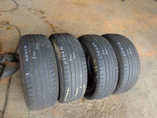 Гуми Летни 235/60R17, снимка 5 - Гуми и джанти - 18313953