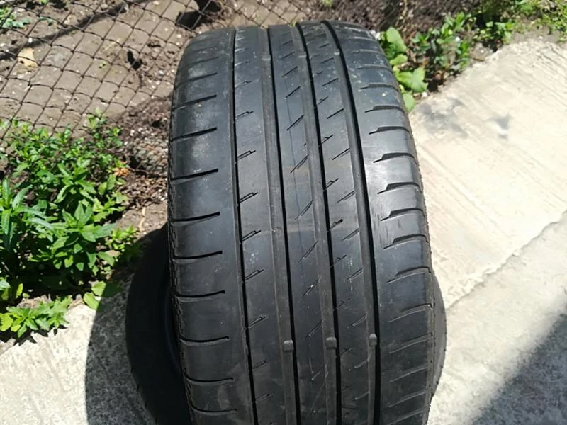 Гуми Летни 235/45R17, снимка 1 - Гуми и джанти - 21670980