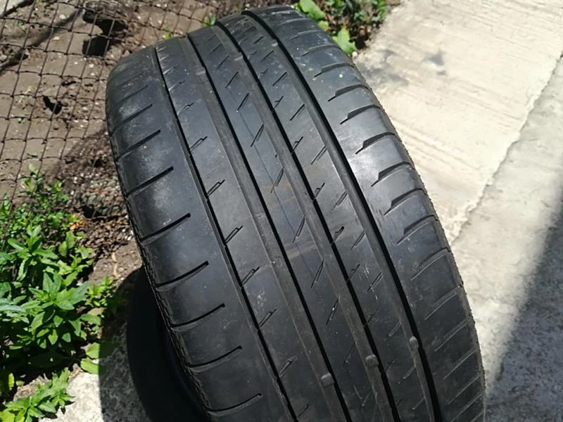 Гуми Летни 235/45R17, снимка 2 - Гуми и джанти - 21670980