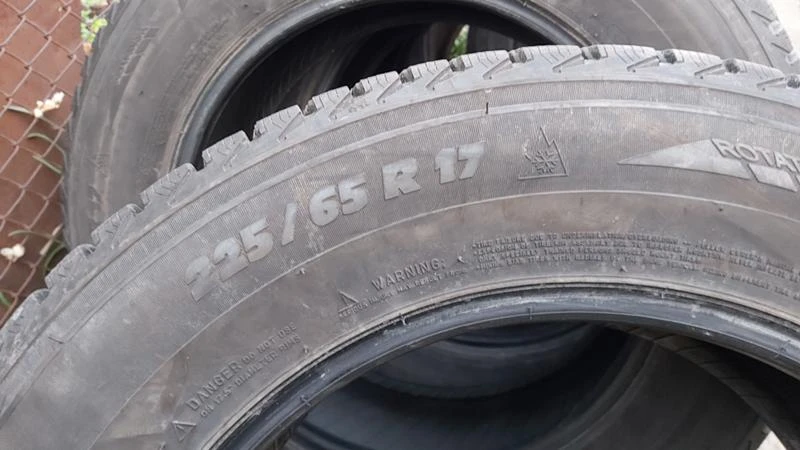 Гуми Зимни 225/65R17, снимка 8 - Гуми и джанти - 27571639