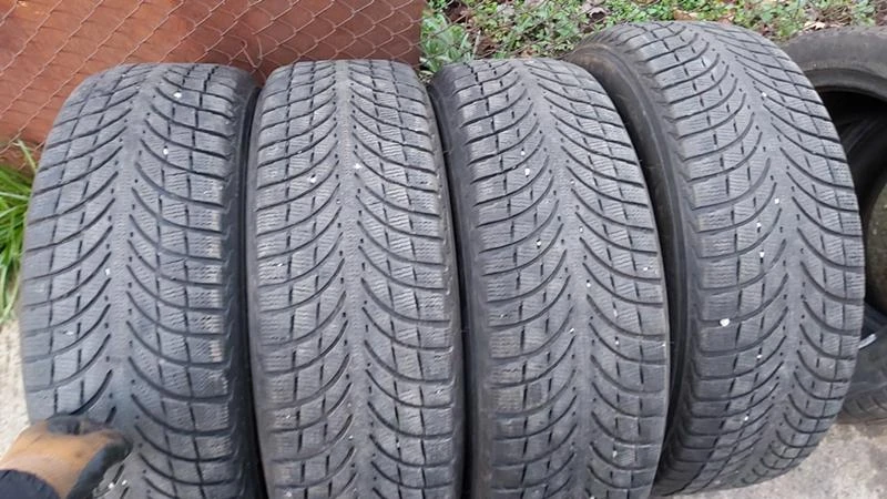 Гуми Зимни 225/65R17, снимка 1 - Гуми и джанти - 27571639