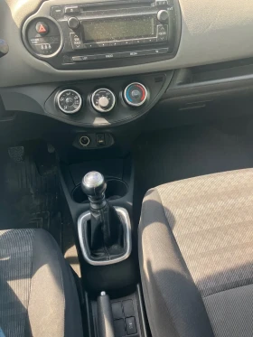 Toyota Yaris 1.3/6 скорости, снимка 8