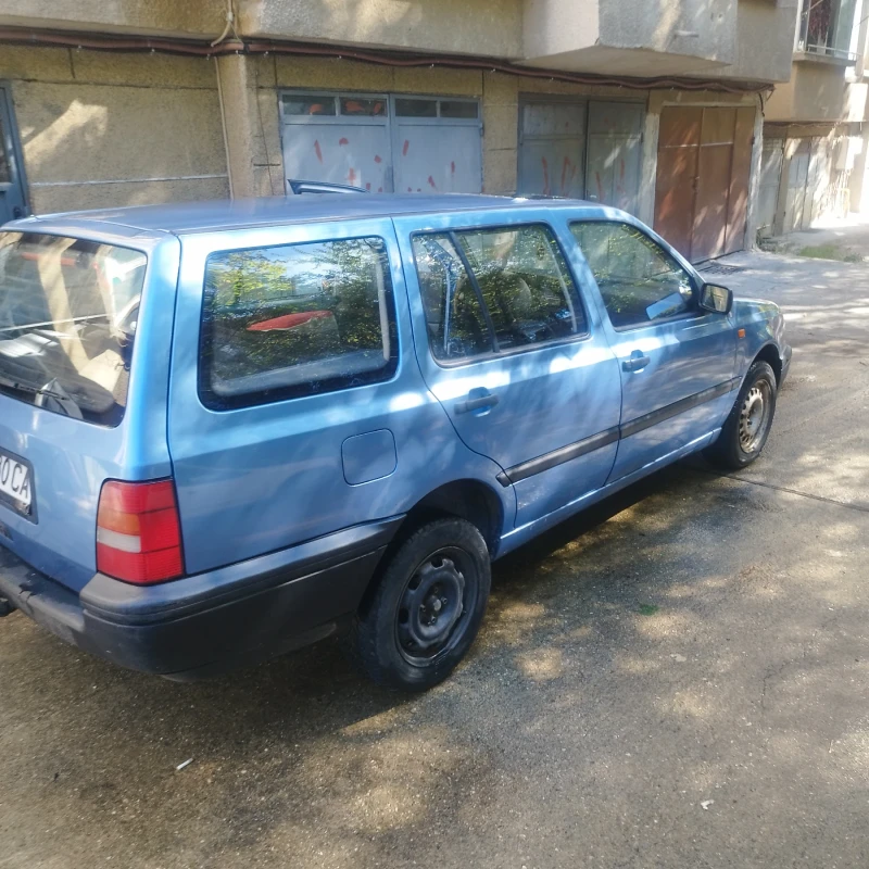 VW Golf Комби, снимка 5 - Автомобили и джипове - 47678877