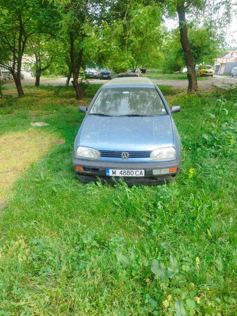 VW Golf Комби, снимка 1 - Автомобили и джипове - 46507563