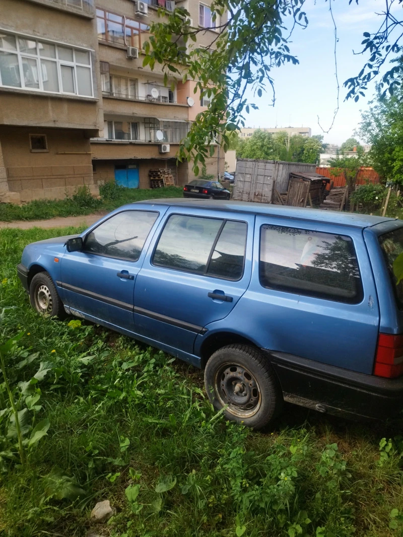 VW Golf Комби, снимка 3 - Автомобили и джипове - 46507563