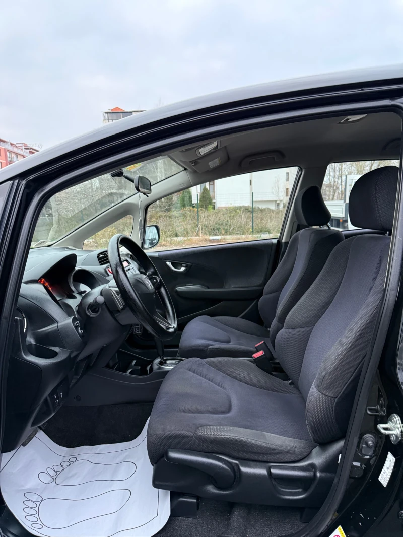 Honda Jazz 1.4i Automatic Swiss Facelift, снимка 9 - Автомобили и джипове - 48332210