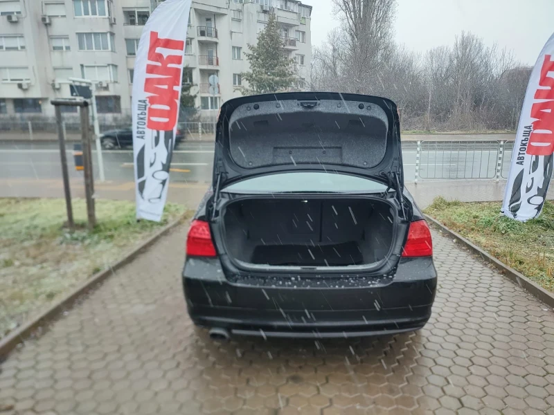 BMW 320 2.0i/NAVI, снимка 16 - Автомобили и джипове - 48461247