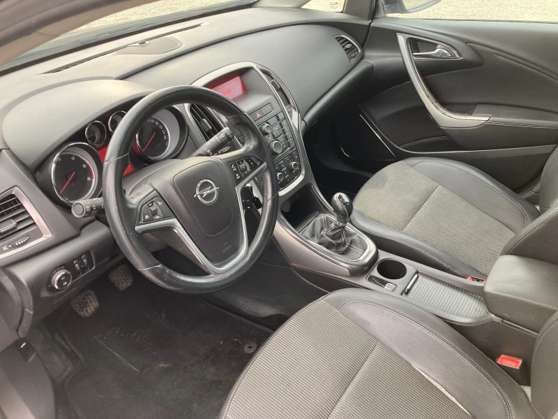 Opel Astra 1.7 CDTI, снимка 8 - Автомобили и джипове - 49469405