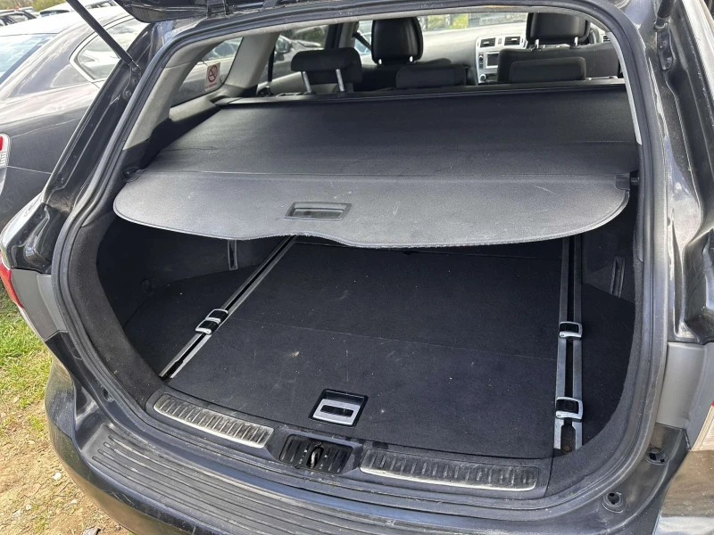 Toyota Avensis 2.0 D-4D (124 к.с.), снимка 8 - Автомобили и джипове - 52982444