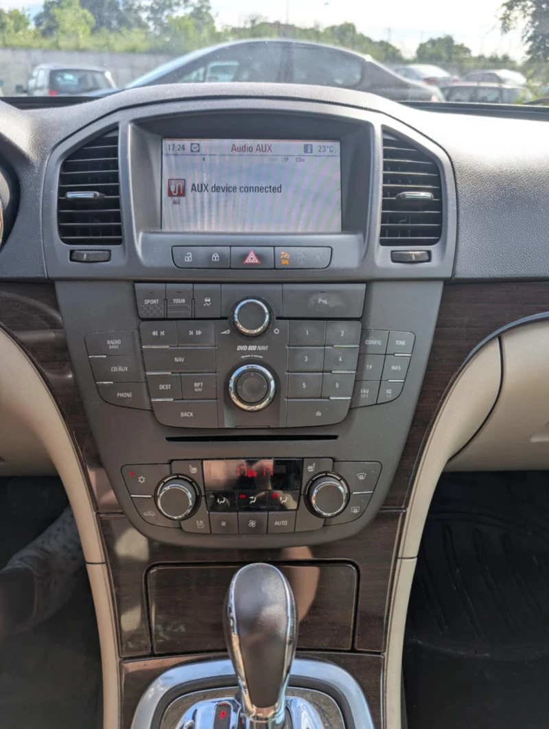 Opel Insignia 2.0T 4х4 220к.с., снимка 11 - Автомобили и джипове - 52218415