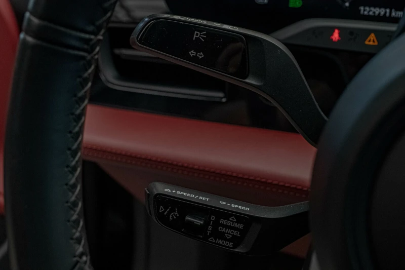 Porsche Taycan 4S Performance Plus/PDLS+ /Bose/Sport Chrono/Панор, снимка 14 - Автомобили и джипове - 51187537