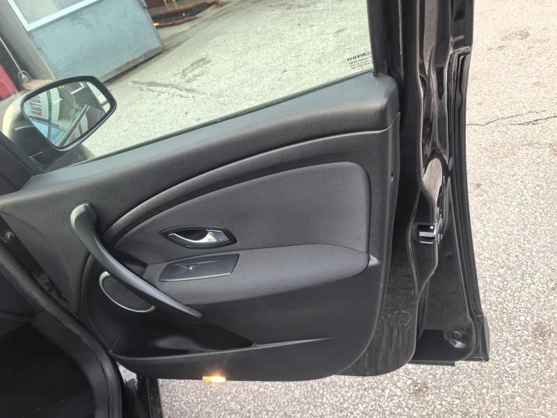 Renault Megane, снимка 13 - Автомобили и джипове - 52482568