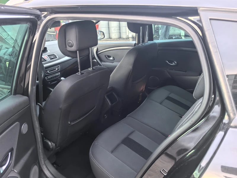 Renault Megane, снимка 8 - Автомобили и джипове - 52482568