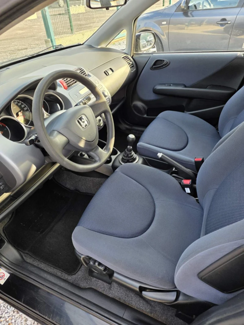 Honda Jazz 1.4-83кс, снимка 8 - Автомобили и джипове - 52886556