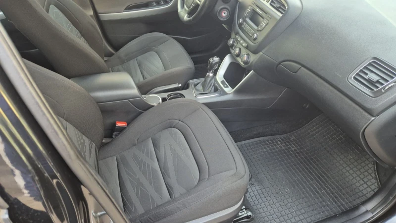 Kia Ceed 1.4 99кс Германия ТОП, снимка 9 - Автомобили и джипове - 53246871