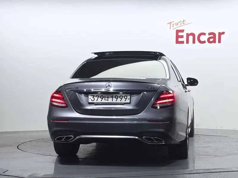 Mercedes-Benz E 43 AMG Amg 4Matic, снимка 4 - Автомобили и джипове - 55141357
