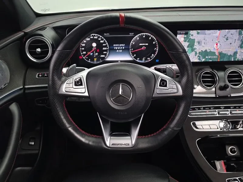 Mercedes-Benz E 43 AMG Amg 4Matic, снимка 13 - Автомобили и джипове - 55141357