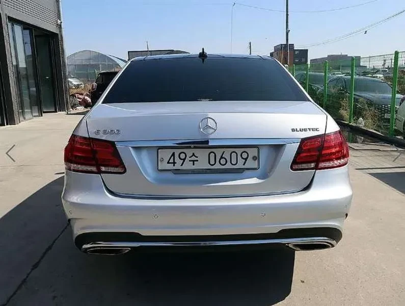 Mercedes-Benz E 350 BLUETEC 4MATIC, снимка 4 - Автомобили и джипове - 55719338