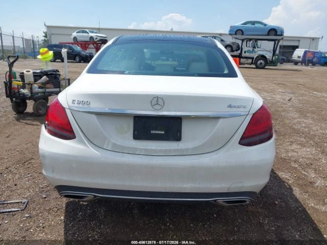 Mercedes-Benz C 300 4MATIC  / DIGITAL / BURMESTER / ЛИЗИНГ , снимка 16 - Автомобили и джипове - 55827182