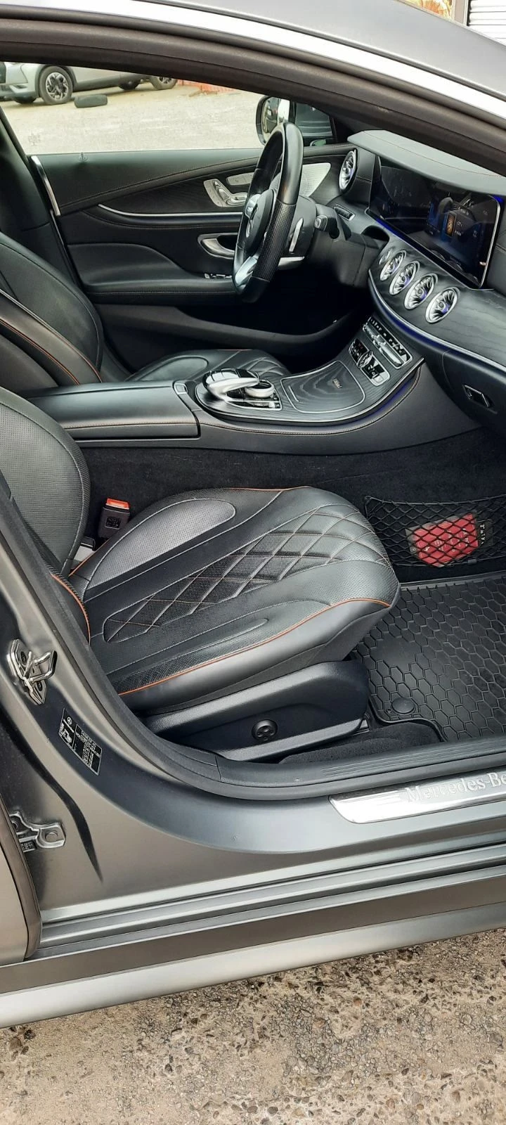 Mercedes-Benz CLS 400 D 4Matic , снимка 9 - Автомобили и джипове - 56167009