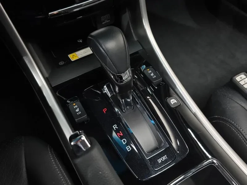 Honda Accord 2.0 Hybrid 9Th Generation, снимка 9 - Автомобили и джипове - 56699315