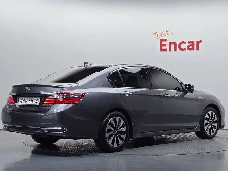 Honda Accord 2.0 Hybrid 9Th Generation, снимка 2 - Автомобили и джипове - 56699315
