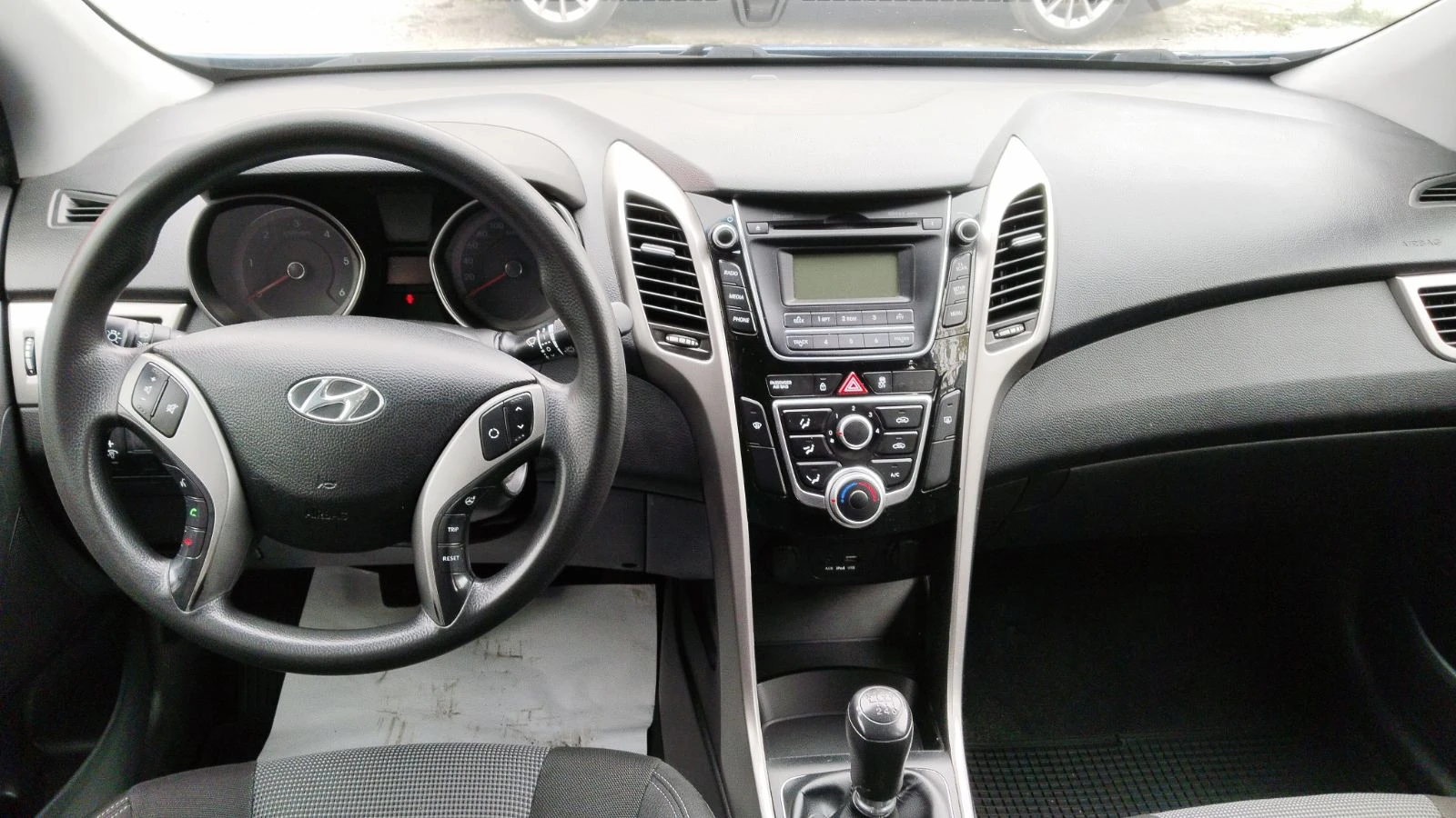 Hyundai I30 1.4 CRDI LED EURO6 - изображение 9