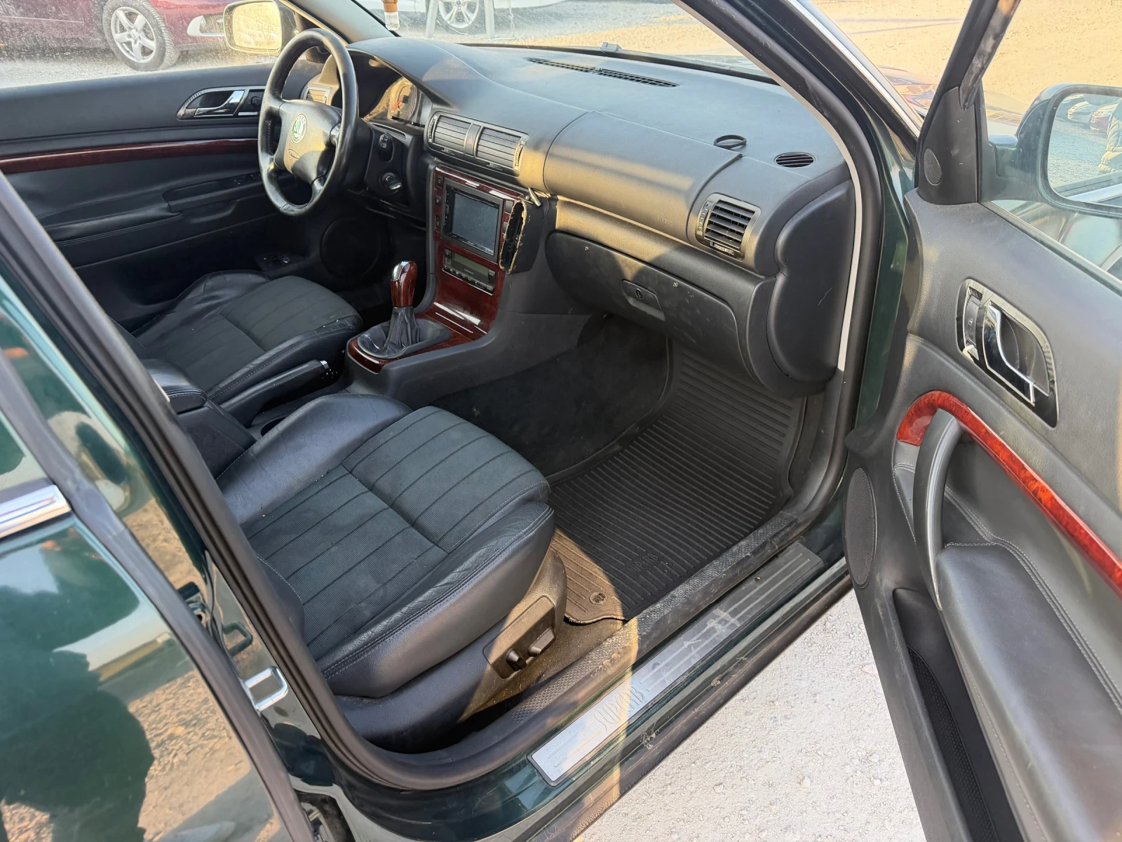 Skoda Superb 1.9/101кс Кожа Ксенон Нави, снимка 14 - Автомобили и джипове - 53864539