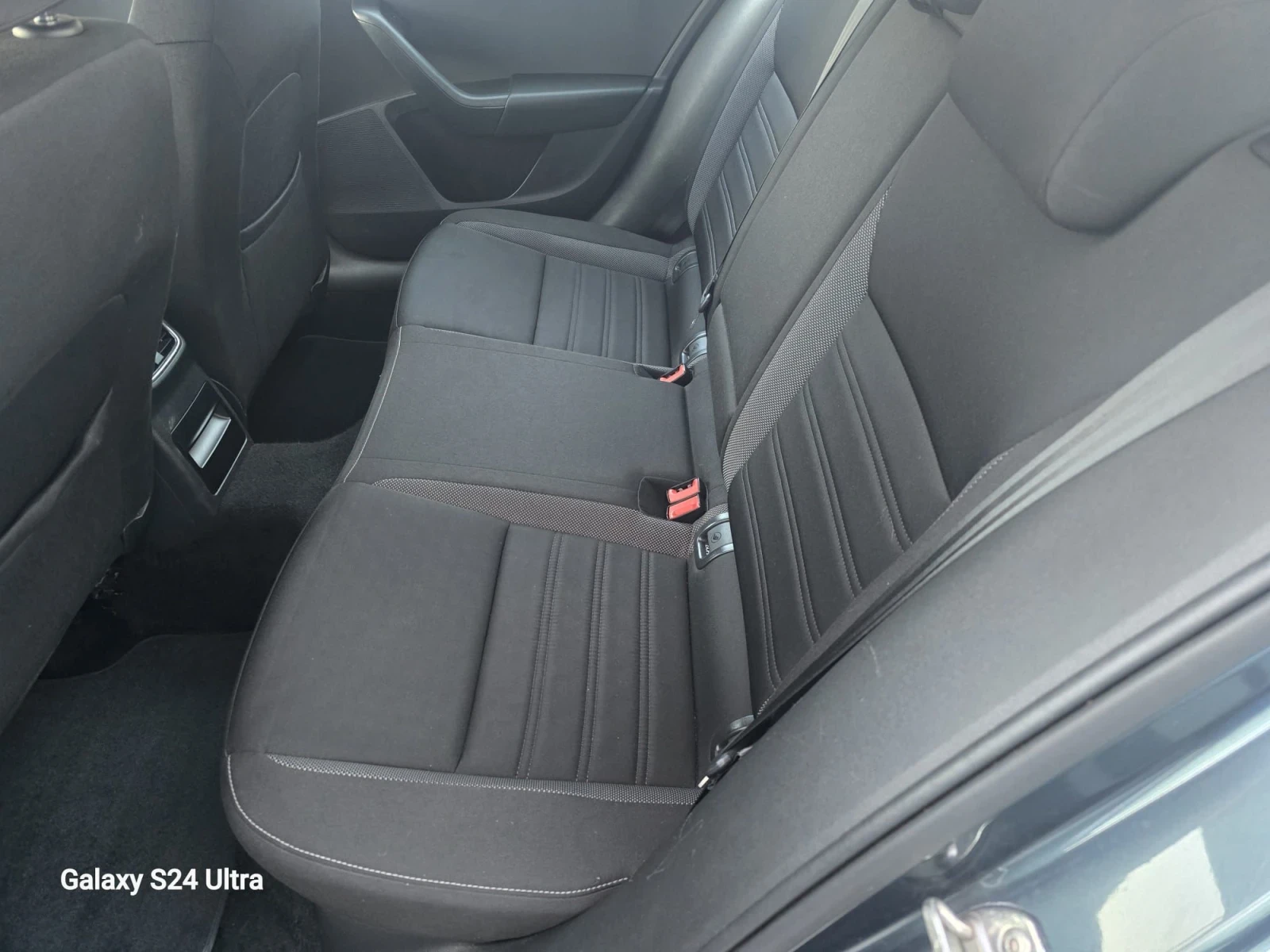 Skoda Octavia 1.5TGI, снимка 11 - Автомобили и джипове - 53892606