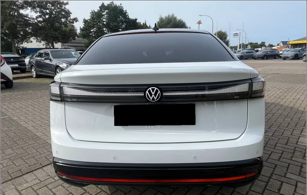 VW ID.7 77 kWh* DISTR* KEYLESS* CAM* HEAD-UP* CARPLAY* , снимка 6 - Автомобили и джипове - 54069044