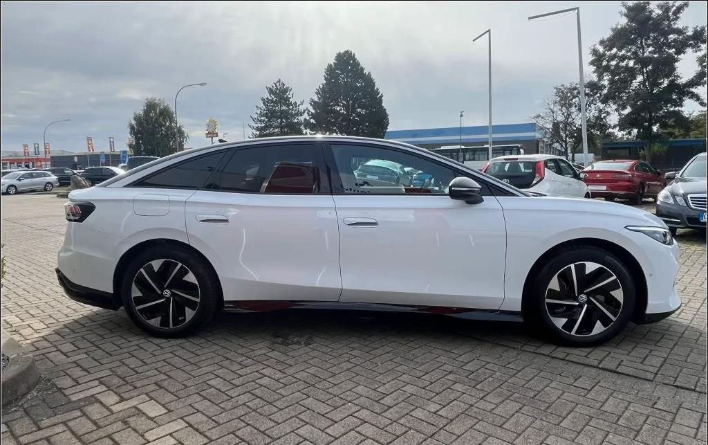 VW ID.7 77 kWh* DISTR* KEYLESS* CAM* HEAD-UP* CARPLAY* , снимка 4 - Автомобили и джипове - 54069044