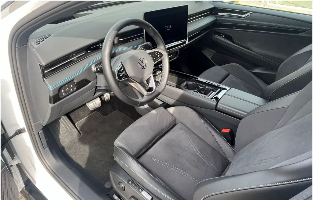 VW ID.7 77 kWh* DISTR* KEYLESS* CAM* HEAD-UP* CARPLAY* , снимка 9 - Автомобили и джипове - 54069044