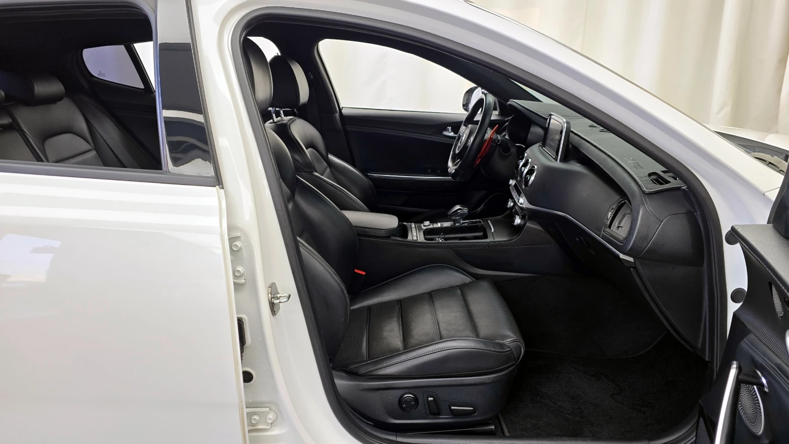 Kia Stinger 2.0T 2WD PLATINUM autogeorge.com, снимка 11 - Автомобили и джипове - 54123916