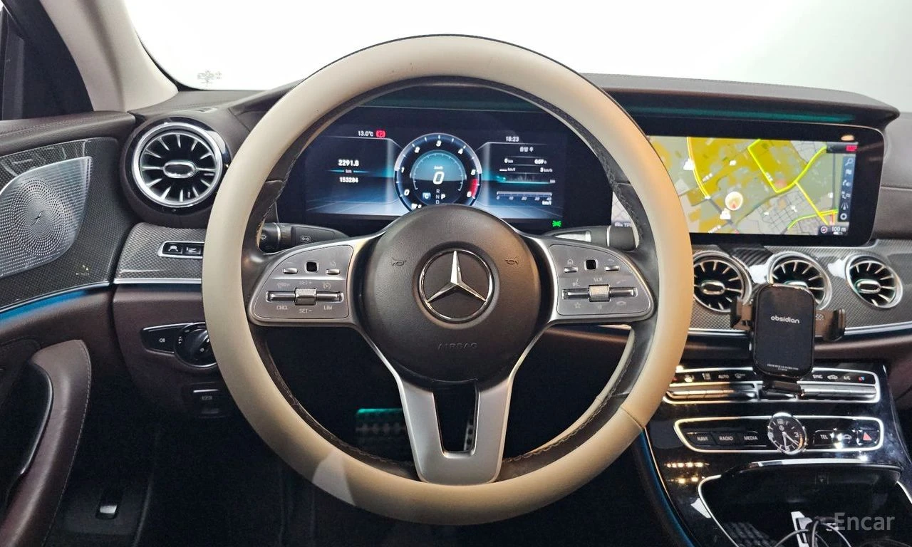 Mercedes-Benz CLS 300 AMG LINE * , снимка 8 - Автомобили и джипове - 54371127