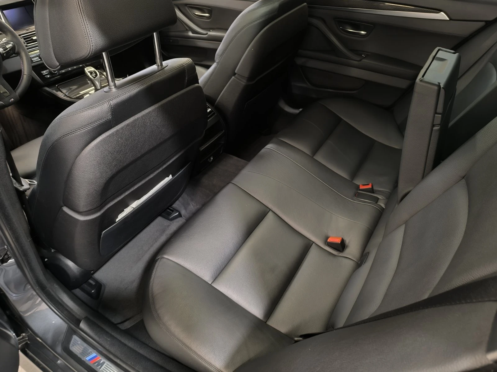 BMW 530 xDrive F11 M Sport | 284hp+ | B&O | HUD | Adaptive, снимка 8 - Автомобили и джипове - 54428116