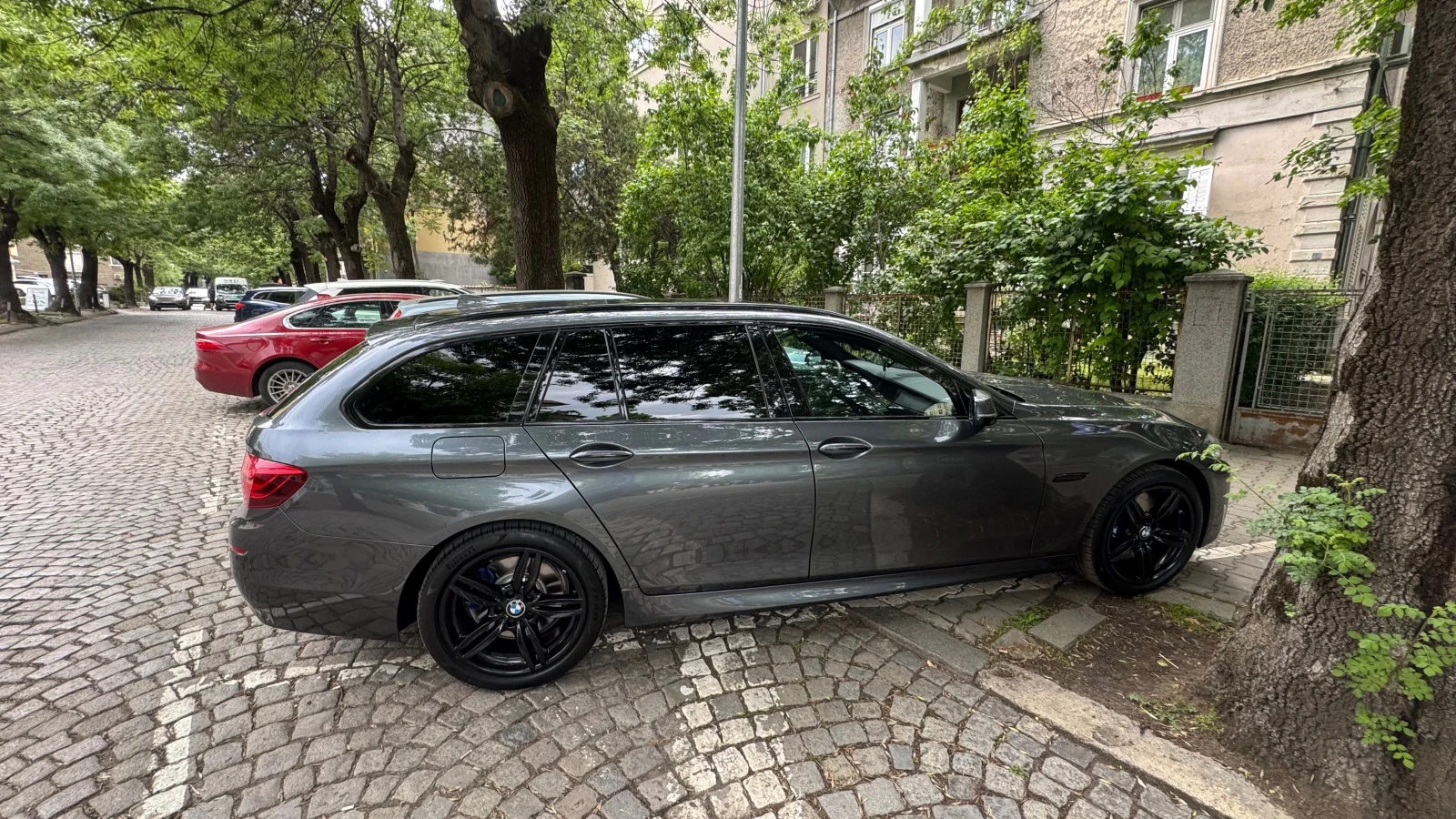 BMW 530 xDrive F11 M Sport | 284hp+ | B&O | HUD | Adaptive, снимка 3 - Автомобили и джипове - 54428116