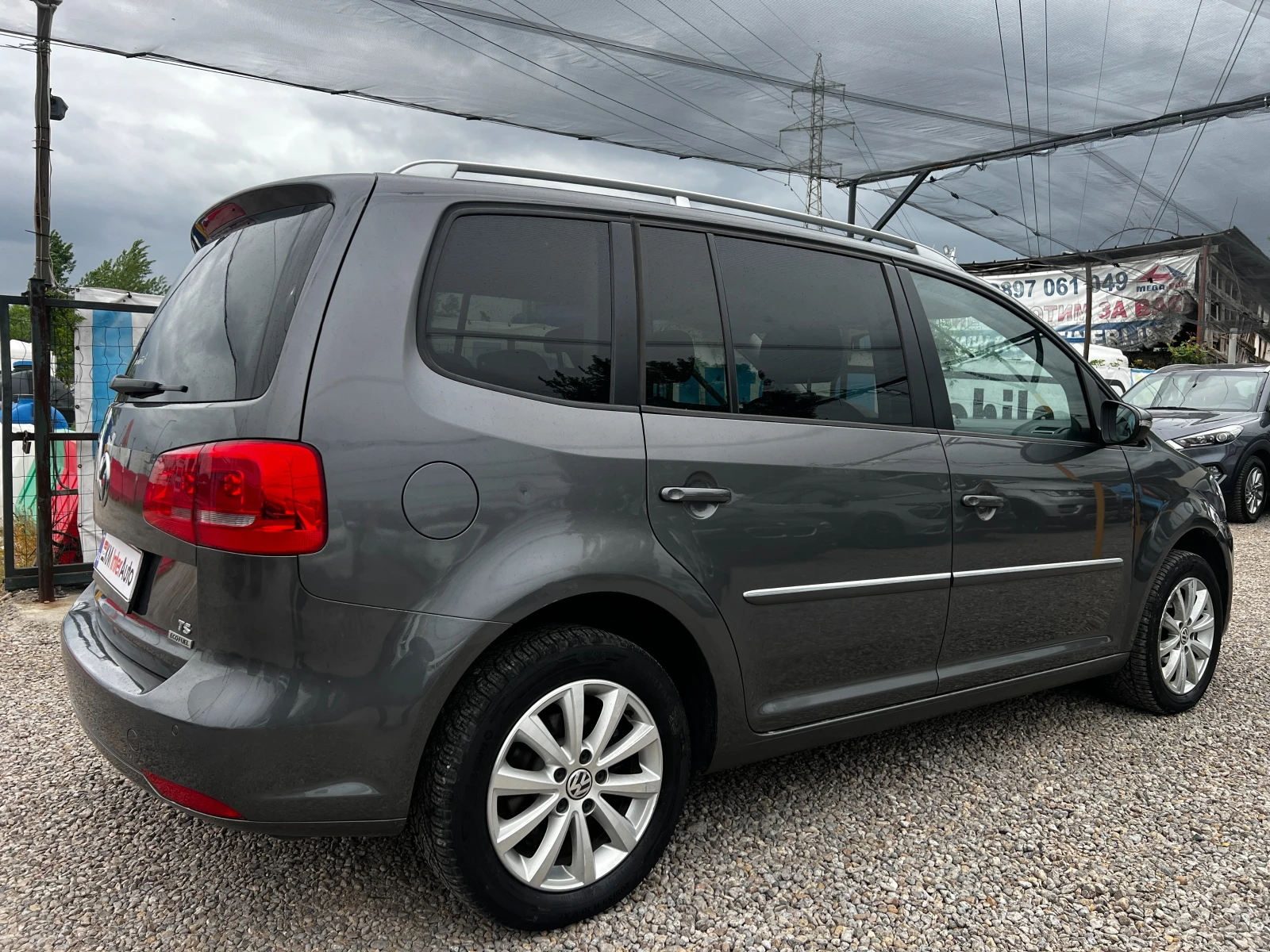 VW Touran КАПАРИРАНА, снимка 4 - Автомобили и джипове - 54478255