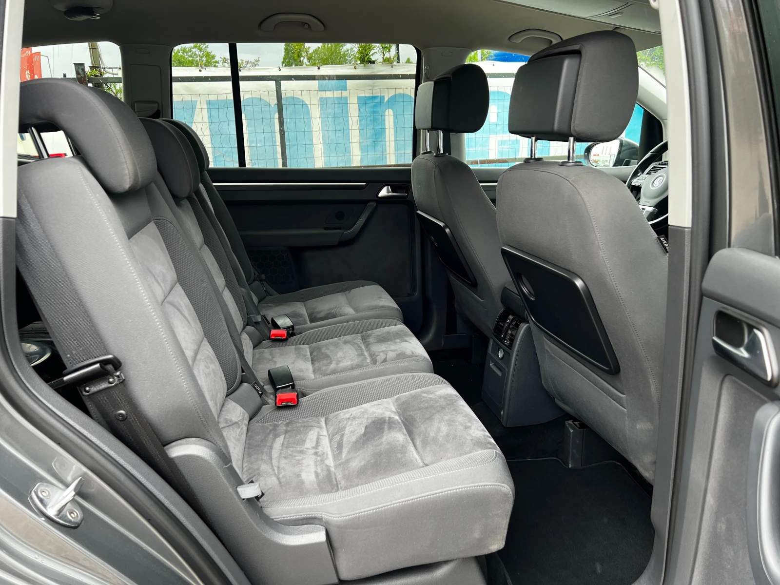 VW Touran КАПАРИРАНА, снимка 11 - Автомобили и джипове - 54478255