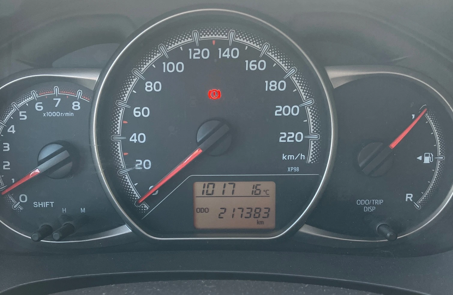 Toyota Yaris 1.3/6 скорости, снимка 6 - Автомобили и джипове - 54789939