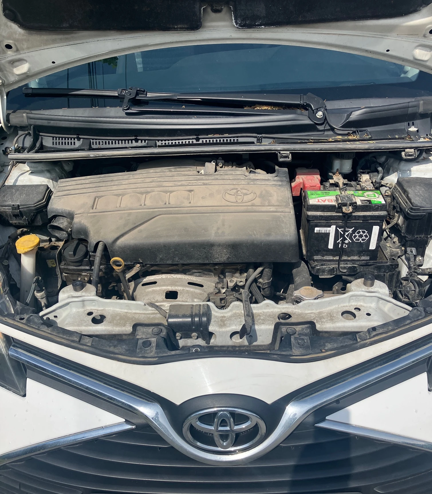 Toyota Yaris 1.3/6 скорости, снимка 12 - Автомобили и джипове - 54789939