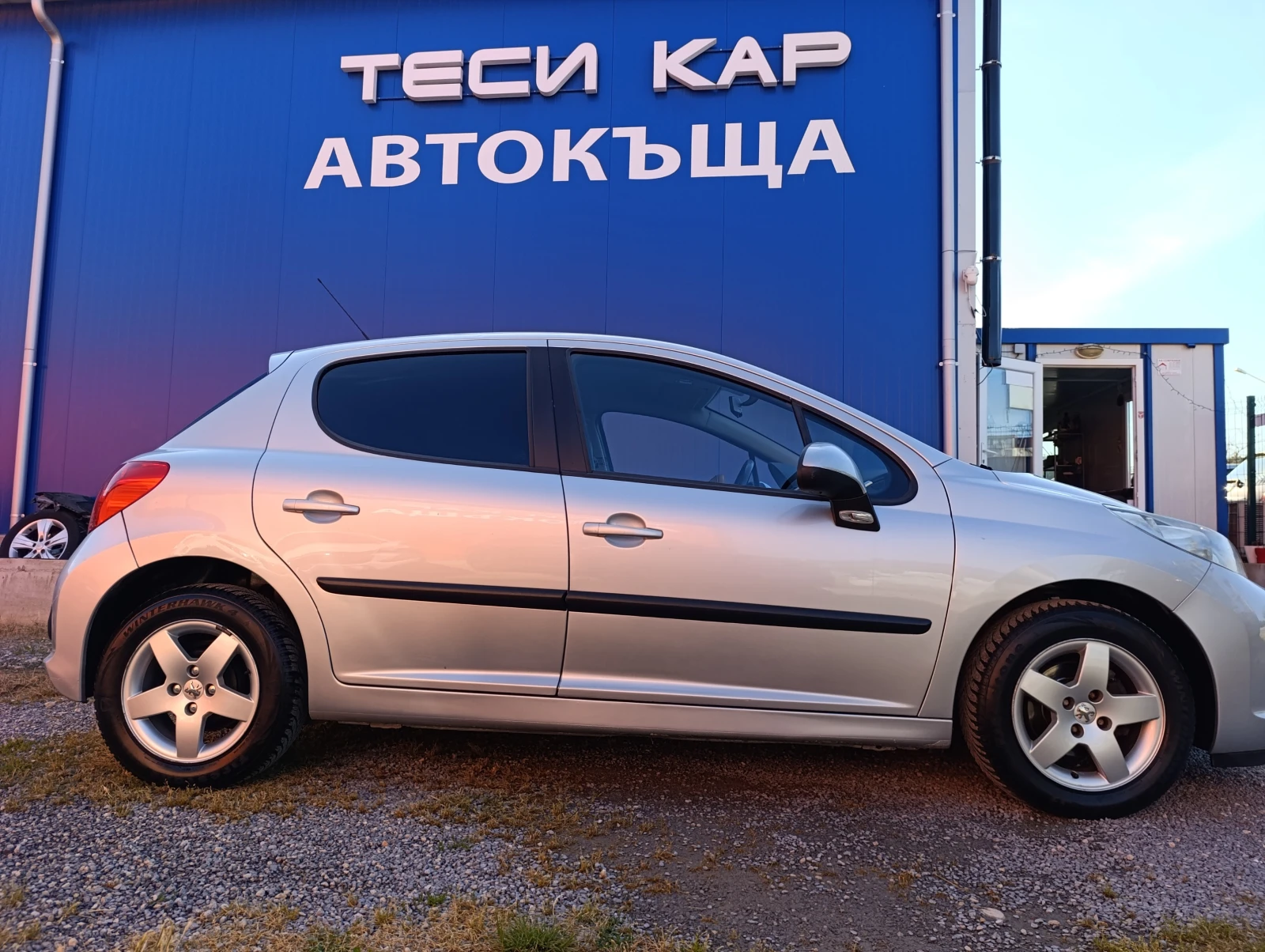 Peugeot 207 1.4i + ГАЗ