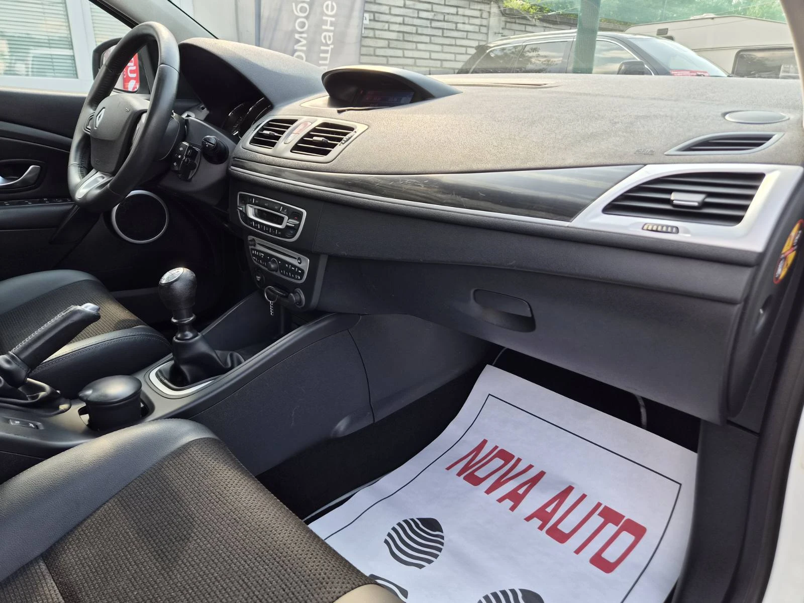 Renault Megane 1.5DCI-ПАНОРАМА-220.000км, снимка 11 - Автомобили и джипове - 55071631