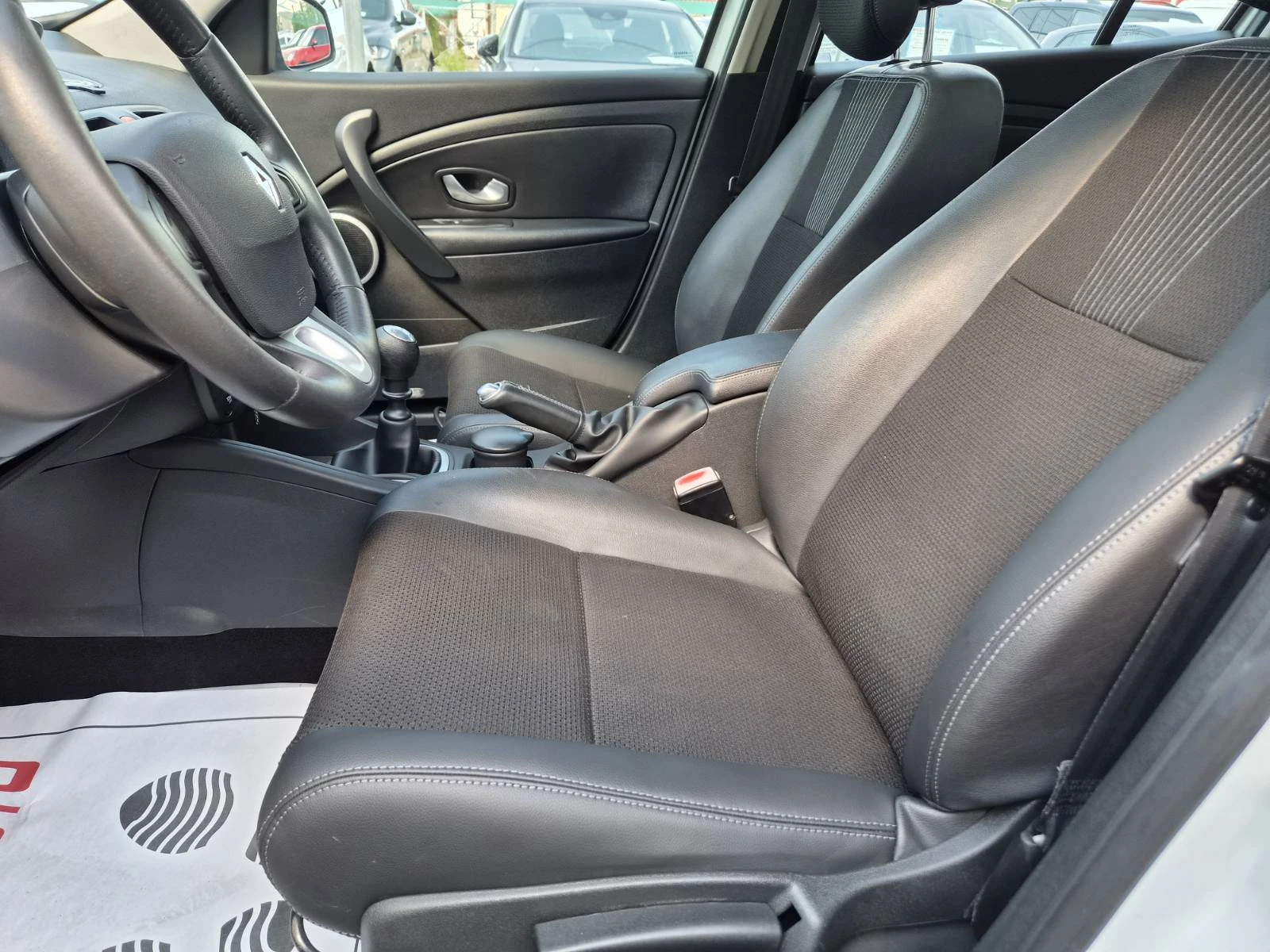Renault Megane 1.5DCI-ПАНОРАМА-220.000км, снимка 7 - Автомобили и джипове - 55071631