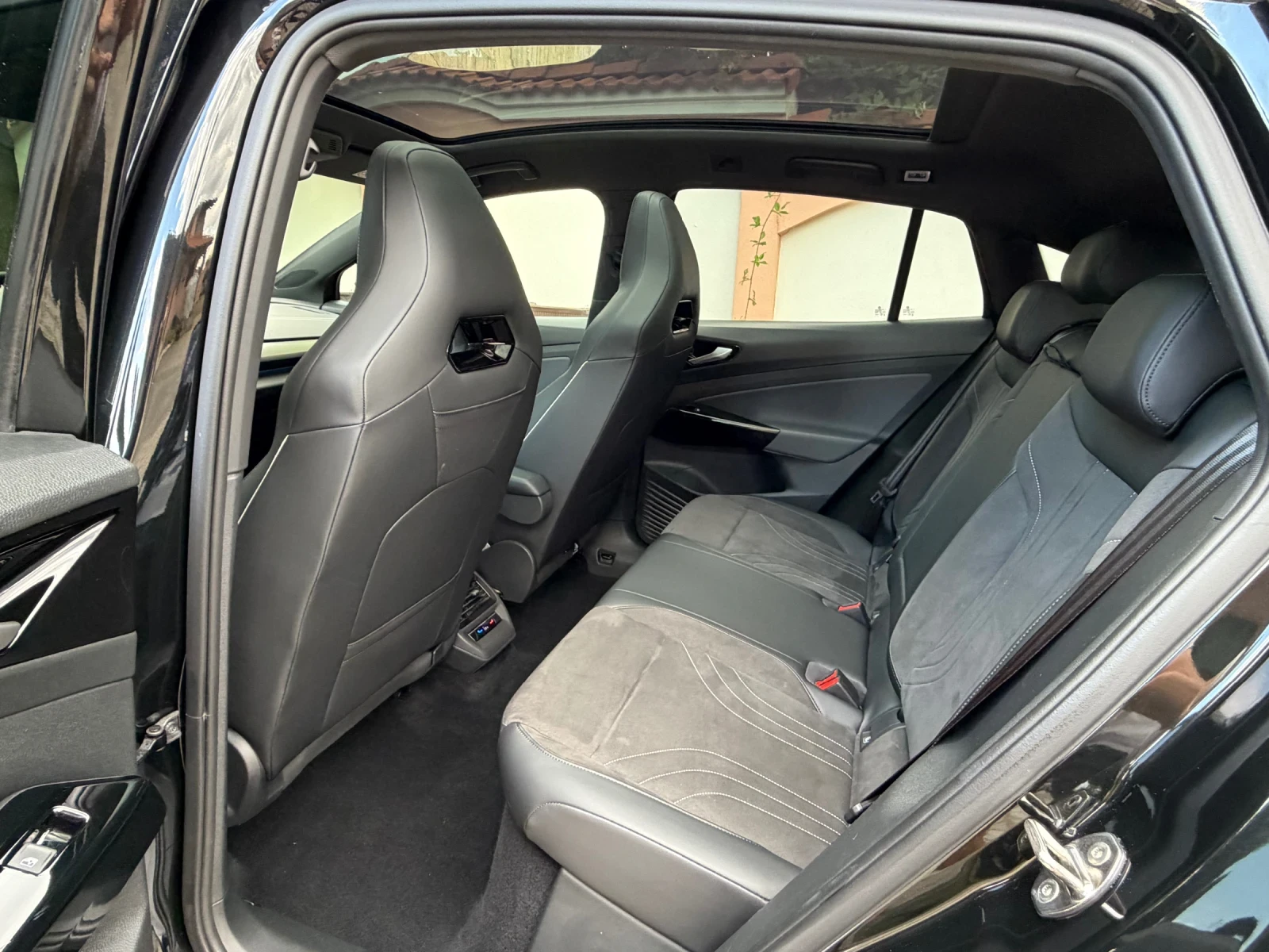 VW ID.5 PRO/82kw/SportSeats/Pano/HeadUp/360/Memory/Full, снимка 12 - Автомобили и джипове - 55401798